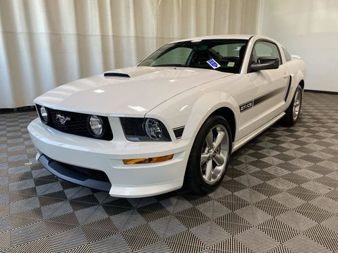 Used 2008 Ford Mustang GT RWD image 4