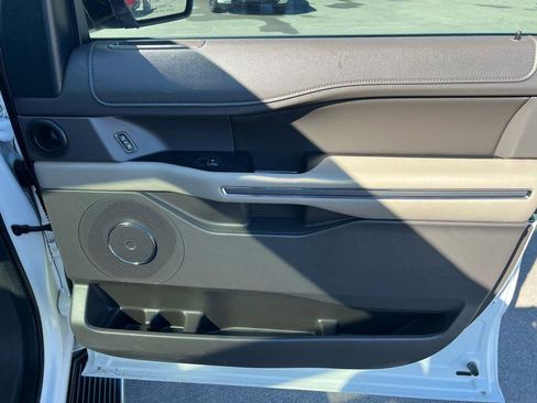 Used 2021 Ford Expedition XLT image 34