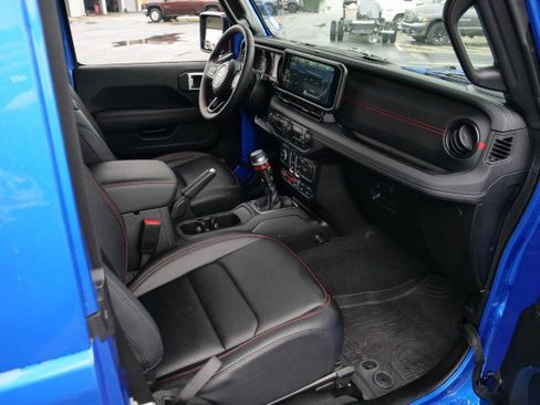 Used 2024 Jeep Wrangler Rubicon AWD/4WD image 33