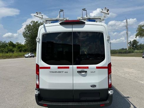 Used 2018 Ford Transit 150 XLT image 2