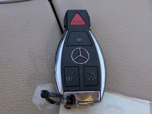 Used 2019 Mercedes-Benz GLC 300 4MATIC image 31