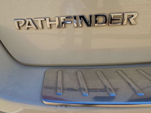 Used 2018 Nissan Pathfinder Platinum FWD image 6