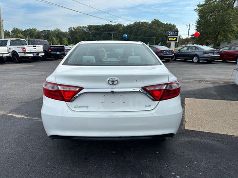 Used 2015 Toyota Camry LE image 6