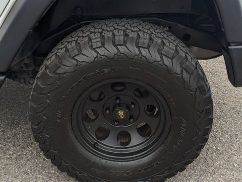 Used 2015 Jeep Wrangler Unlimited Sport w/ Max Tow Package AWD/4WD image 7