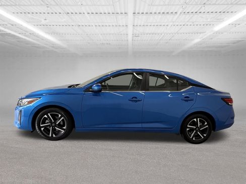 Used 2024 Nissan Sentra SV FWD image 2
