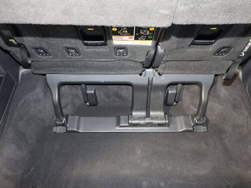 Used 2021 Toyota Sienna Platinum image 19