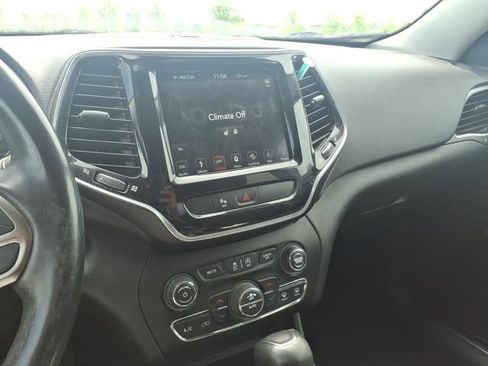 Used 2019 Jeep Cherokee Limited AWD/4WD image 15