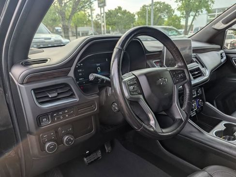 Used 2022 Chevrolet Tahoe Z71 w/ Luxury Package AWD/4WD image 12