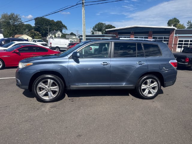 Used 2012 Toyota Highlander Limited w/ Tow Pkg AWD/4WD image 2