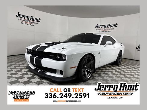 Used 2018 Dodge Challenger SRT Hellcat RWD image 1