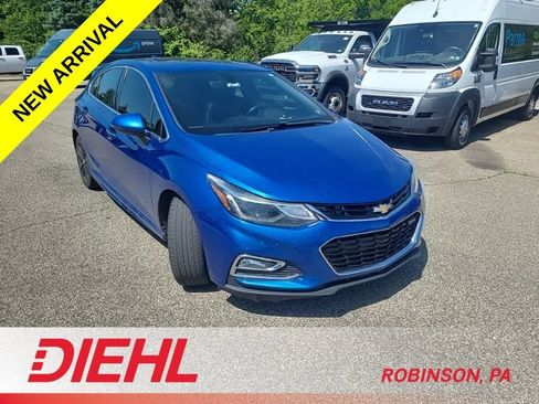 Used 2017 Chevrolet Cruze Premier FWD image 4