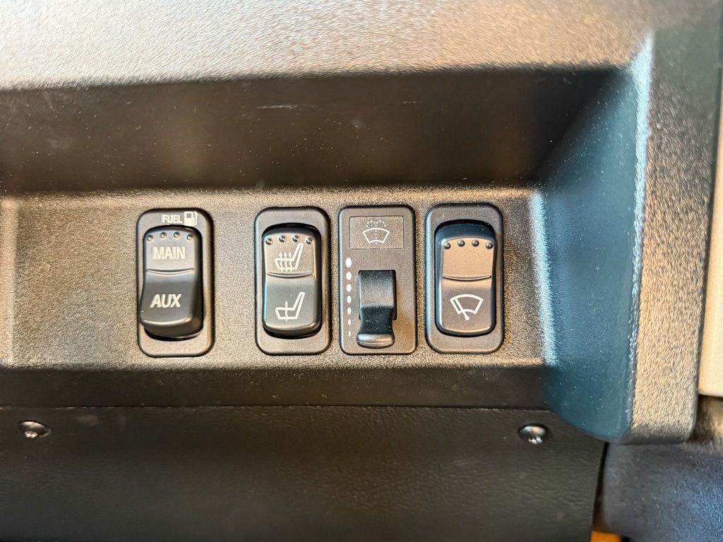 Used 2006 HUMMER H1 4-Door Wagon AWD/4WD image 26