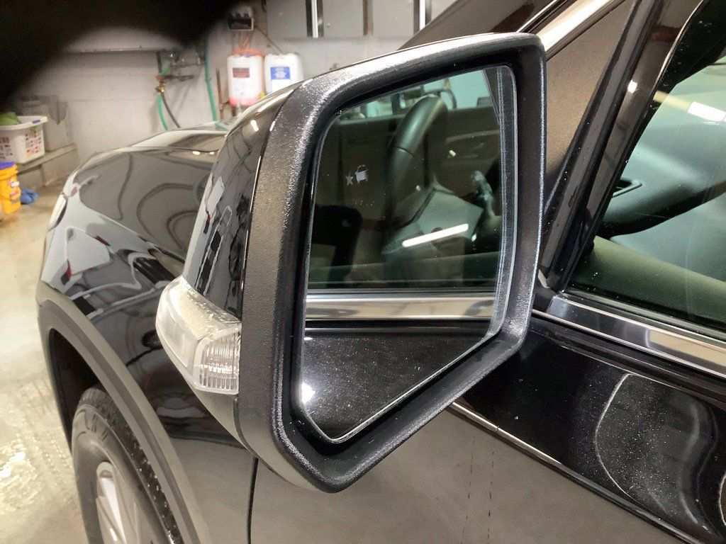 Used 2023 Chevrolet Traverse LT AWD/4WD image 15