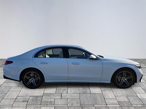 New 2026 Mercedes-Benz E 350 4MATIC Sedan image 8