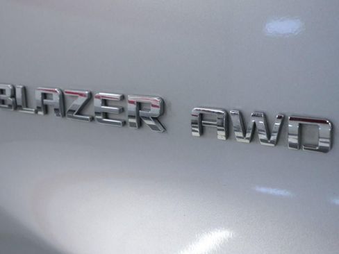 Used 2022 Chevrolet Blazer Premier w/ Enhanced Convenience Package AWD/4WD image 33