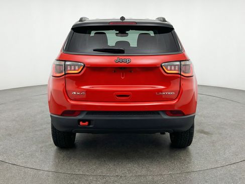 Used 2025 Jeep Compass Trailhawk AWD/4WD image 7