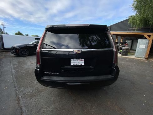 Used 2019 Cadillac Escalade ESV Luxury AWD/4WD image 5