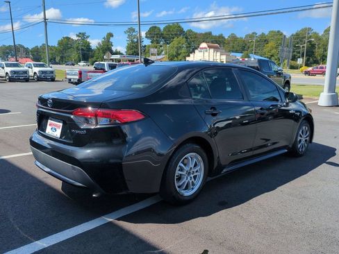 Used 2020 Toyota Corolla LE FWD image 5