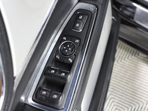 Used 2019 Lincoln Continental Reserve w/ Rear Seat Package FWD image 6