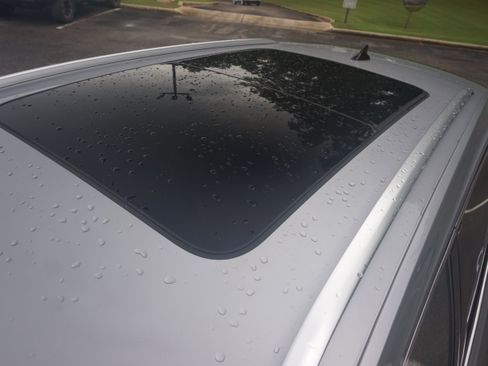 Used 2024 Volkswagen Atlas Cross Sport SEL Premium R-Line image 15