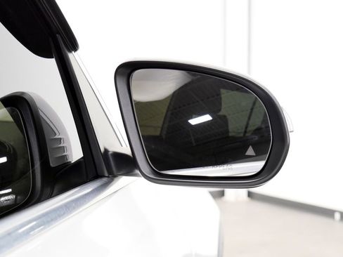 Used 2021 Mercedes-Benz GLB 250 4MATIC image 39