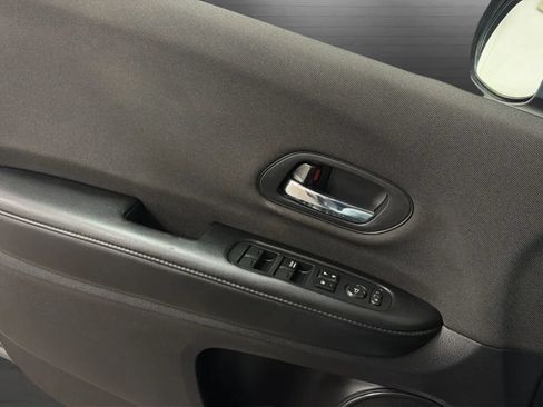 Used 2021 Honda HR-V Sport image 16