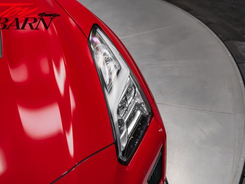 Used 2018 Nissan GT-R Premium image 11