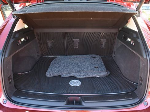 Used 2023 Buick Envision Avenir image 13