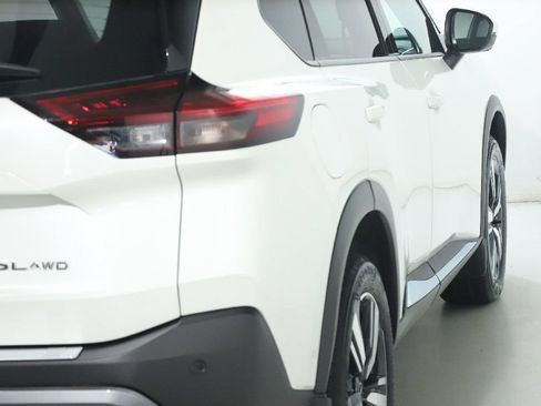 Certified 2023 Nissan Rogue SL AWD/4WD image 46