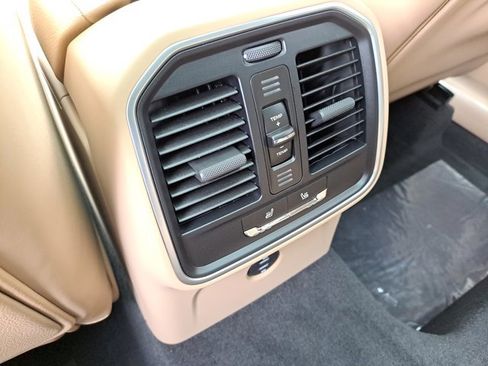 Used 2026 Porsche Macan image 18