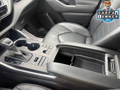 Used 2023 Toyota Highlander XLE AWD/4WD image 37
