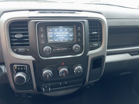 Used 2017 RAM 1500 Express RWD image 17