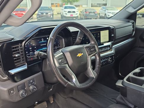 Used 2022 Chevrolet Silverado 1500 LT RWD image 13
