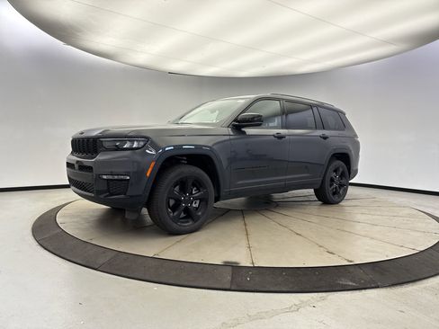 Used 2025 Jeep Grand Cherokee L Limited w/ Black Appearance Package image 1