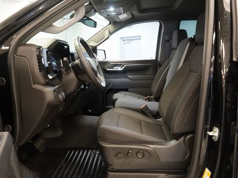 Used 2025 Chevrolet Silverado 1500 LT image 4