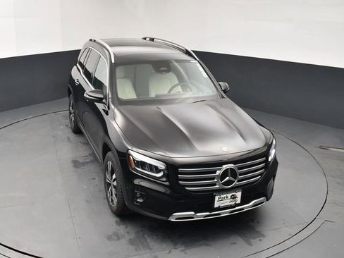 Used 2025 Mercedes-Benz GLB 250 4MATIC image 13