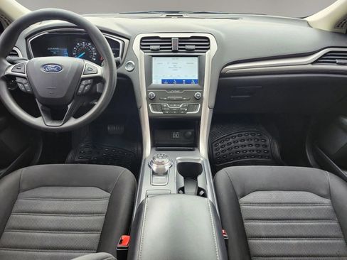 Used 2020 Ford Fusion SE image 12