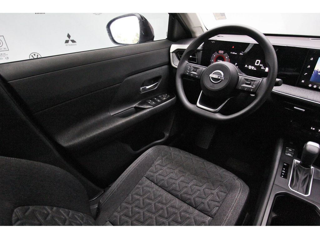 Used 2026 Nissan Kicks SV FWD image 6