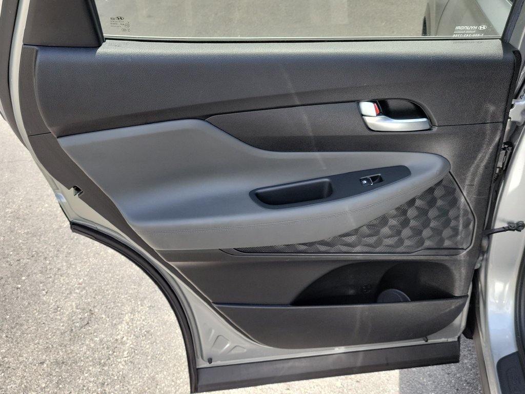 Used 2022 Hyundai Santa Fe SE FWD image 8