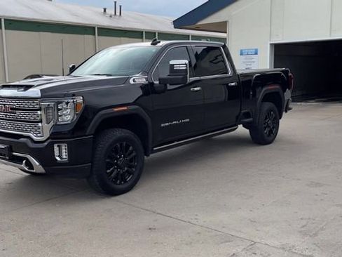 Used 2023 GMC Sierra 2500 Denali w/ Denali Black Diamond Edition image 4