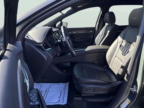 Used 2022 Buick Enclave Avenir w/ Avenir Technology Package image 19