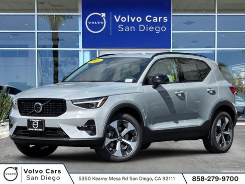 New 2026 Volvo XC40 B5 Plus AWD/4WD image 1
