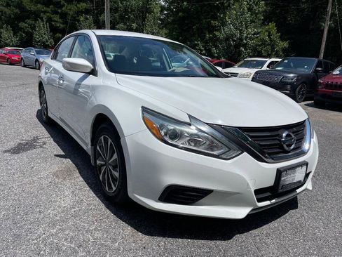Used 2016 Nissan Altima 2.5 S w/ Power Driver Seat Package image 10