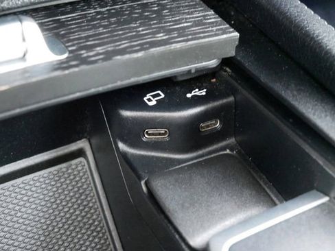 Used 2022 Mercedes-Benz GLE 350 4MATIC image 23