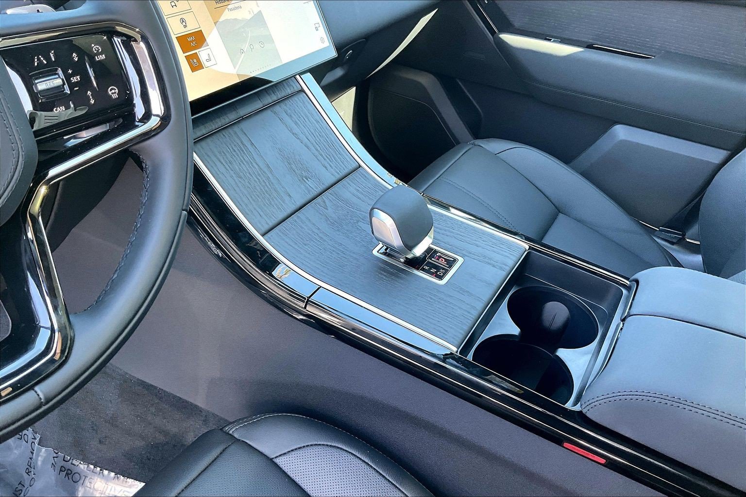 New 2026 Land Rover Range Rover Velar S AWD/4WD image 13