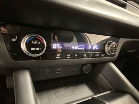 Used 2024 Mitsubishi Outlander SE image 24