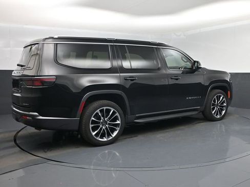 Used 2022 Jeep Wagoneer Series II w/ Premium Group I AWD/4WD image 3