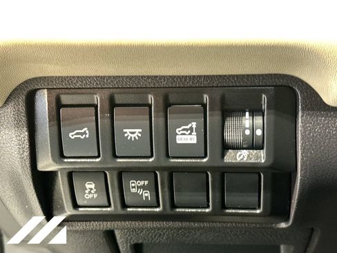 Used 2022 Subaru Ascent Touring AWD/4WD image 10