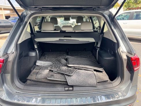 Used 2020 Volkswagen Tiguan SE image 20