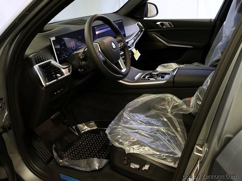 Used 2026 BMW X5 xDrive40i w/ Climate Comfort Package image 11